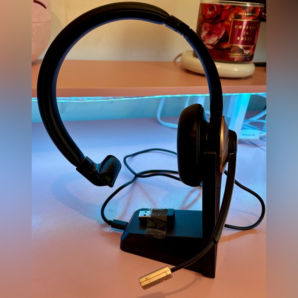 🩷 Microphone & Charging Base, Wireless Headset with Mic Mute & USB Dongle - Picture 10 of 15
